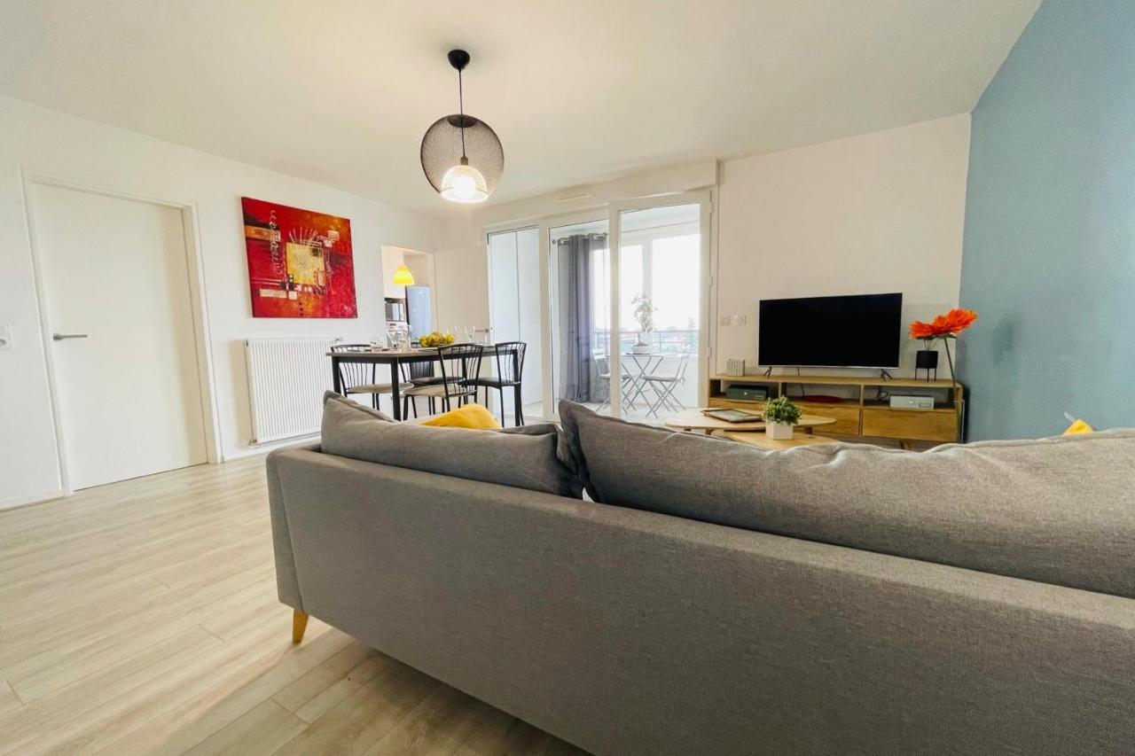 Bright Apartment In A New Building With Garage Tours Exterior foto