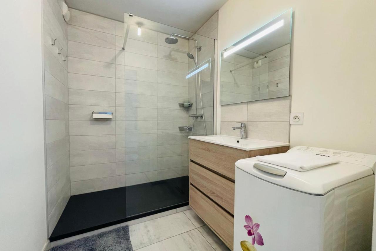 Bright Apartment In A New Building With Garage Tours Exterior foto